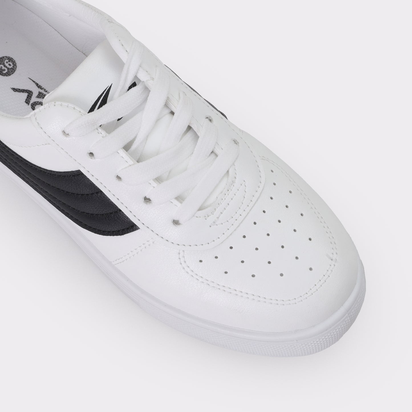 Boy's dailywear sneakers