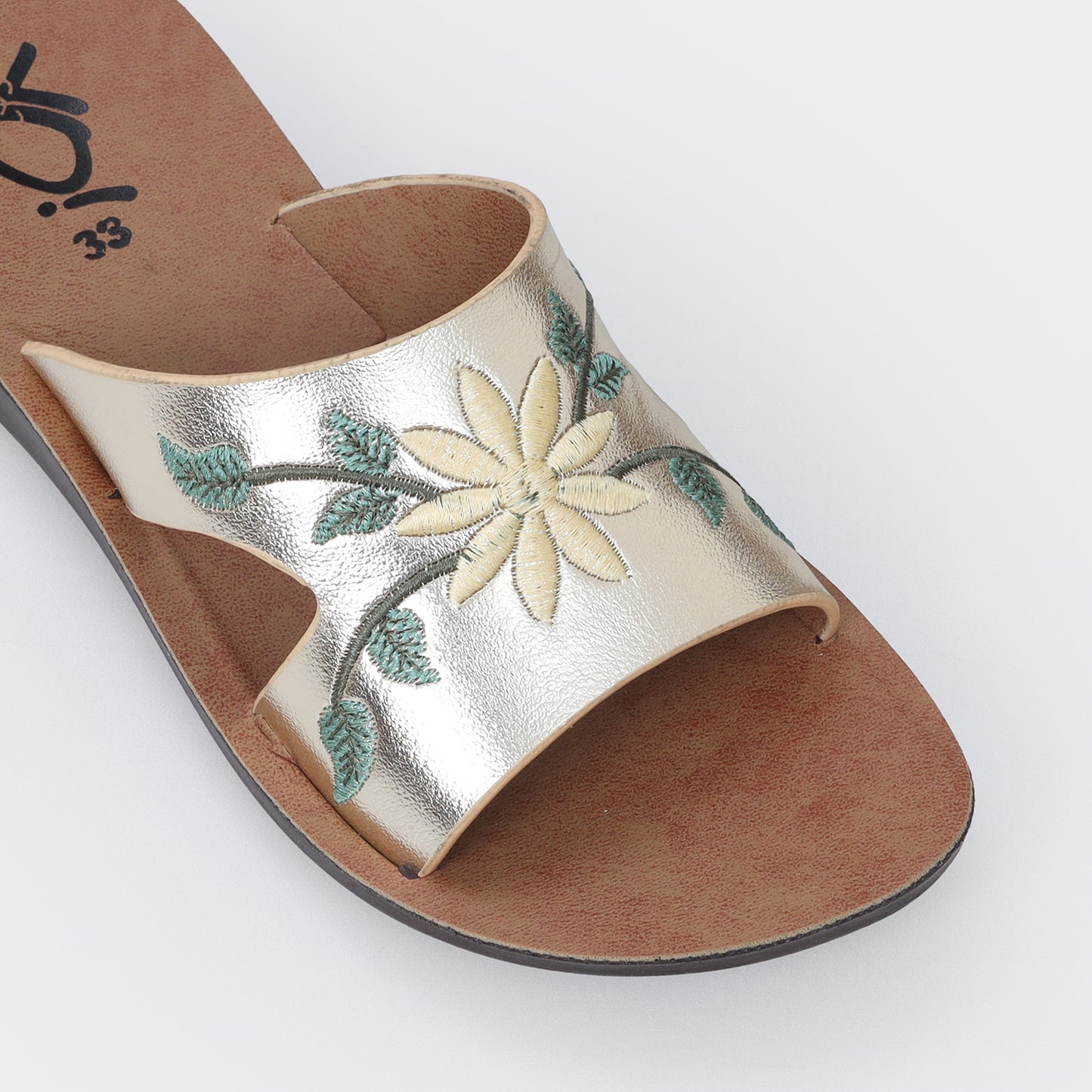 Girls Glossy Chappal