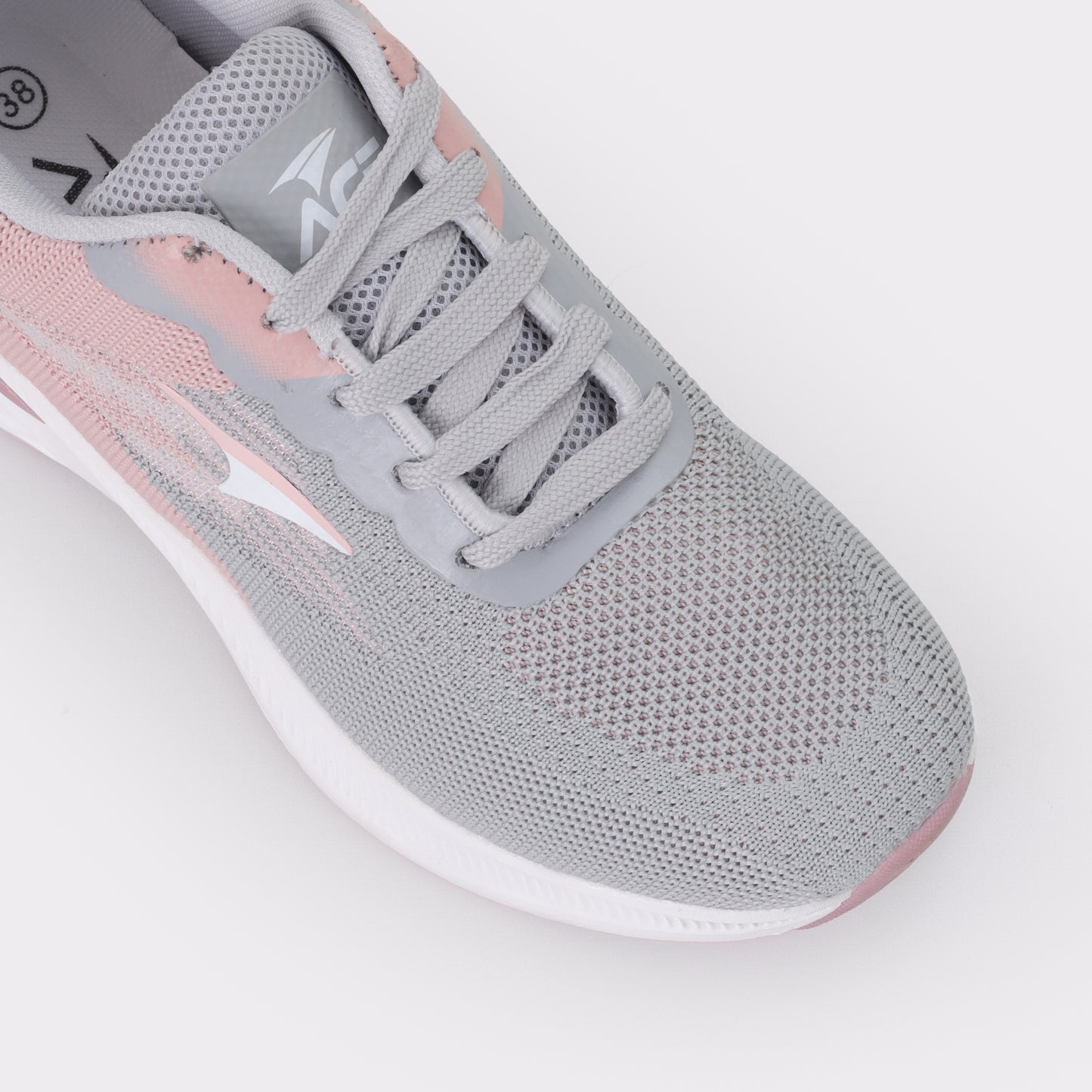 Women's lace-up sneakers