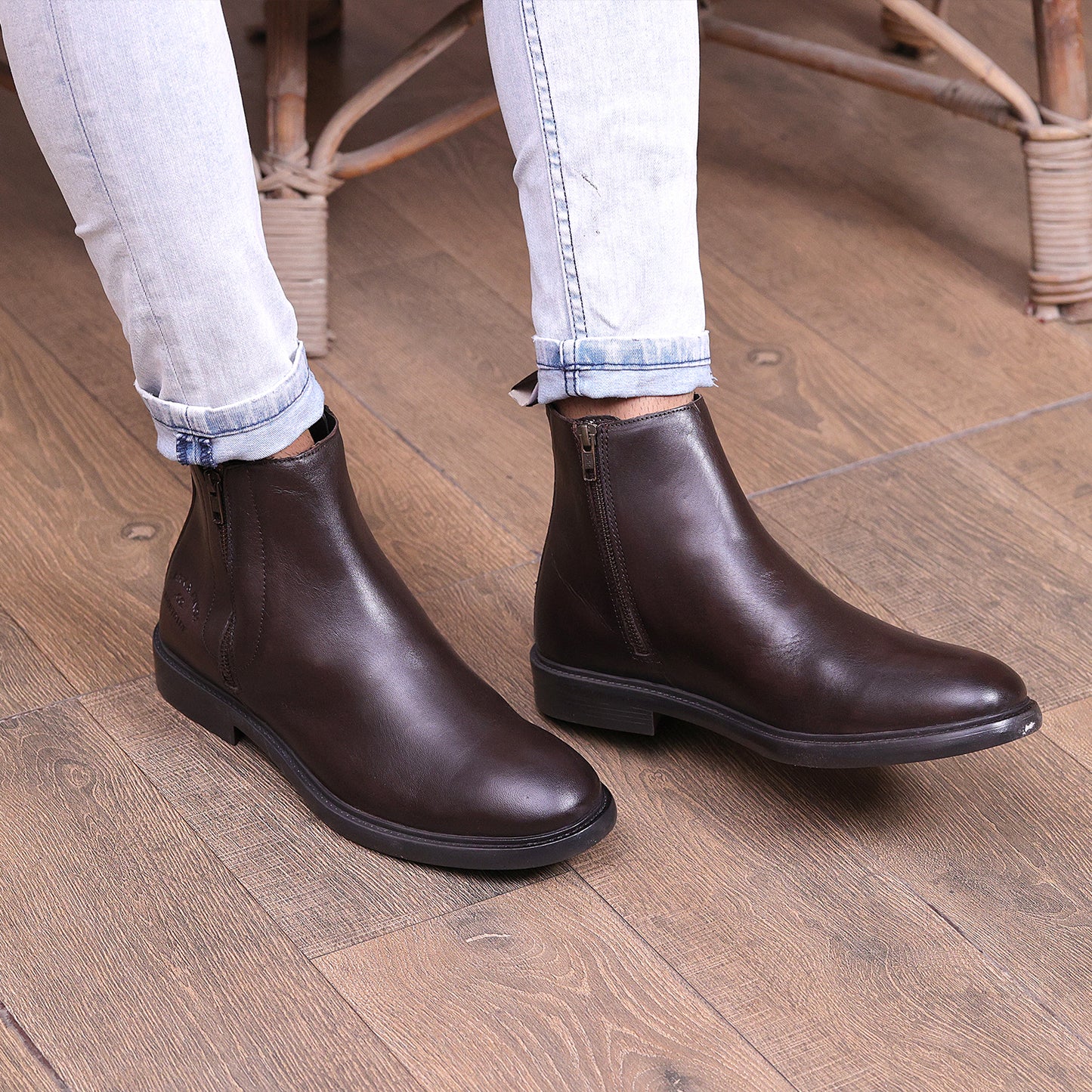 M-LF-0200343-Zip-up Leather Boots