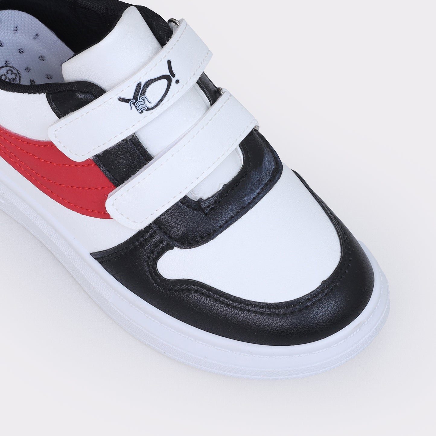 Kids strappy sneakers