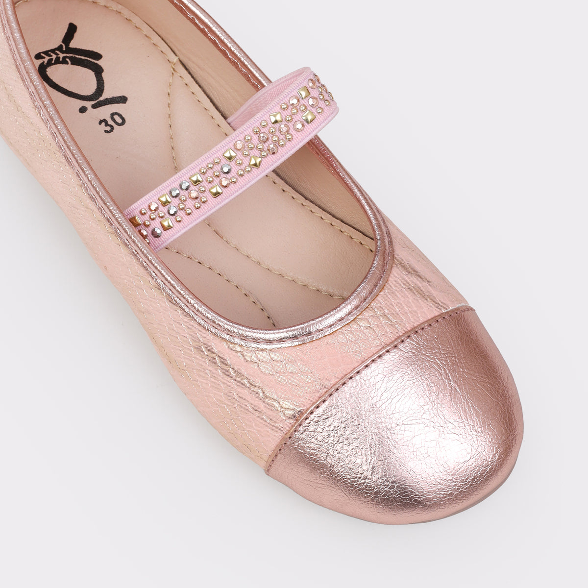 Girls Closed Shoes