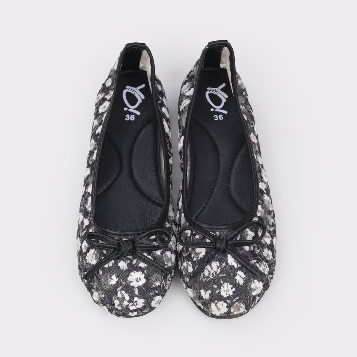 Girls Closed Shoes