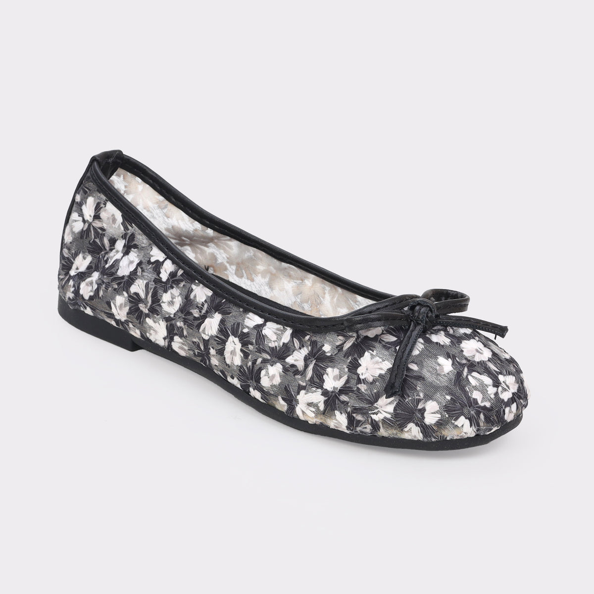 Girls Closed Shoes
