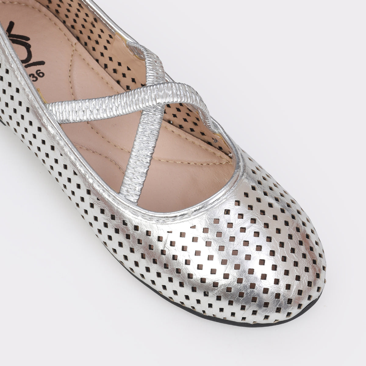 Girls Closed Shoes