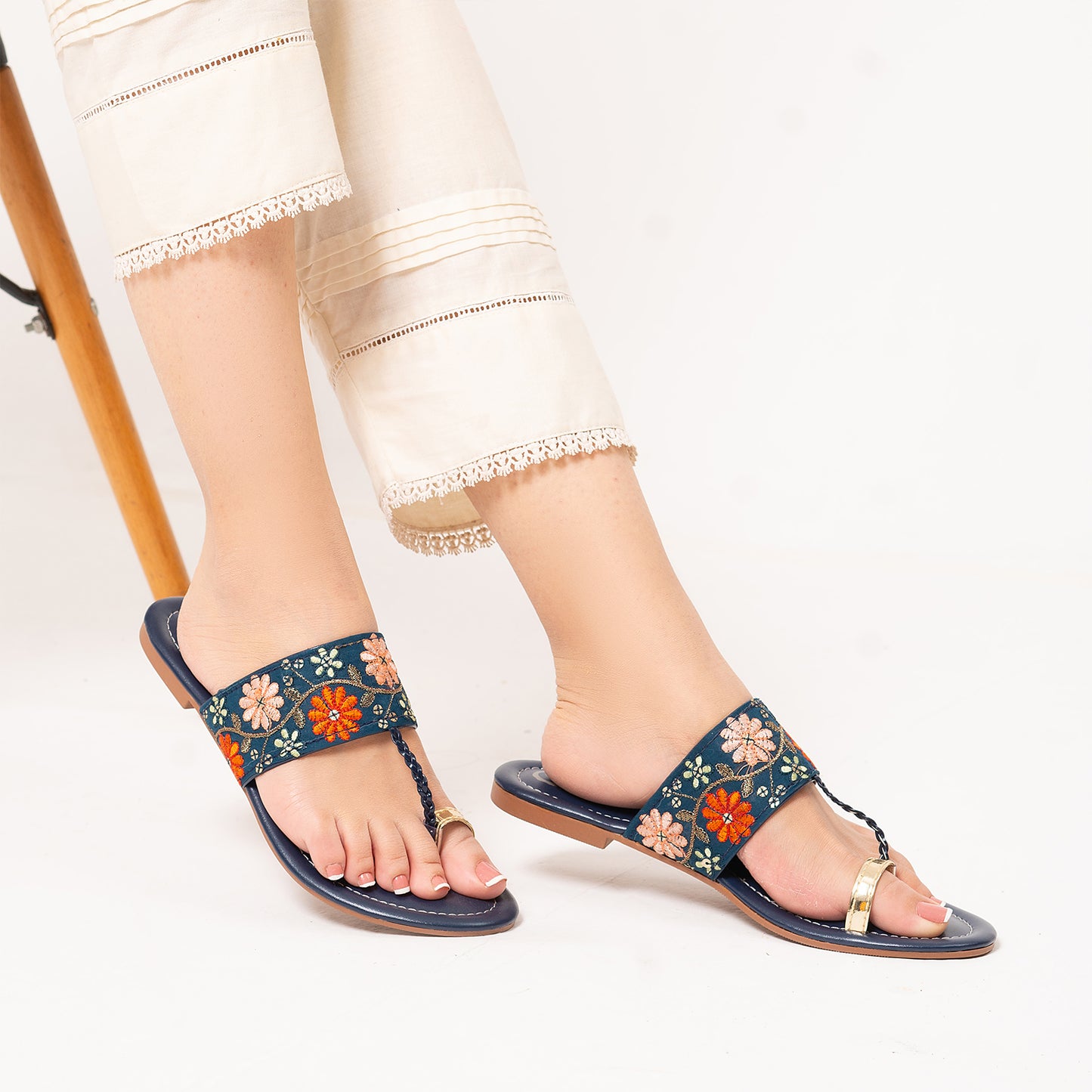 Women's Floral Kola Puri