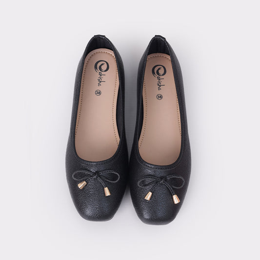 wome's Sleek Pumps