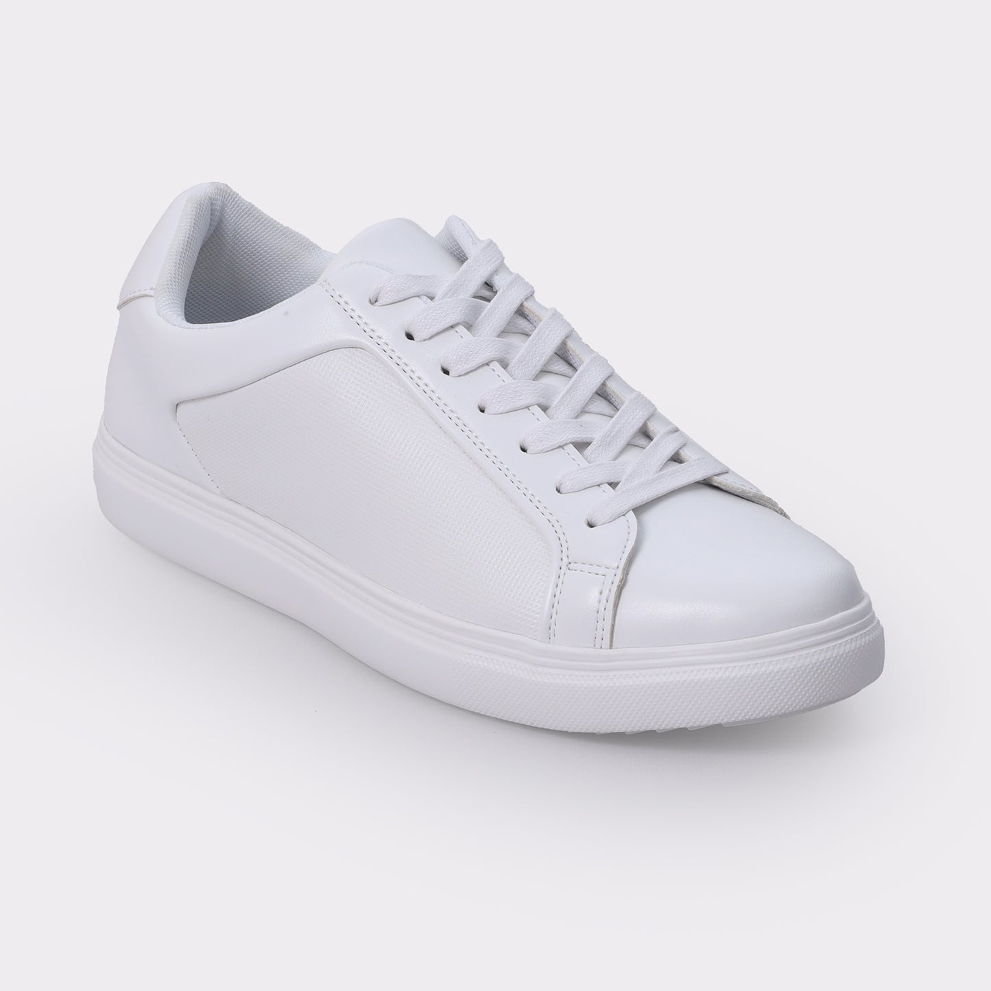 Men's trendy sneakers